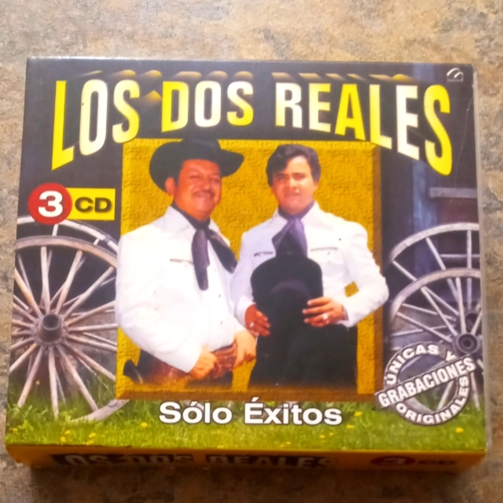 Los Dos Reales - Sólo Éxitos (3 CD) — Yellow & Black Cover